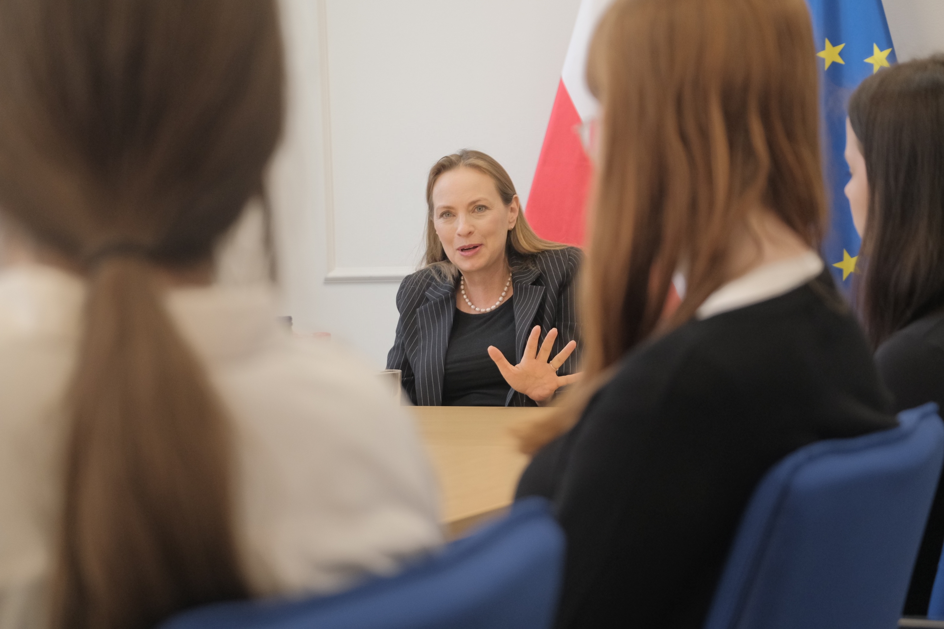Minister Katarzyna Pełczyńska-Nałęcz z uczestnikami Lekcji o Funduszach Europejskich