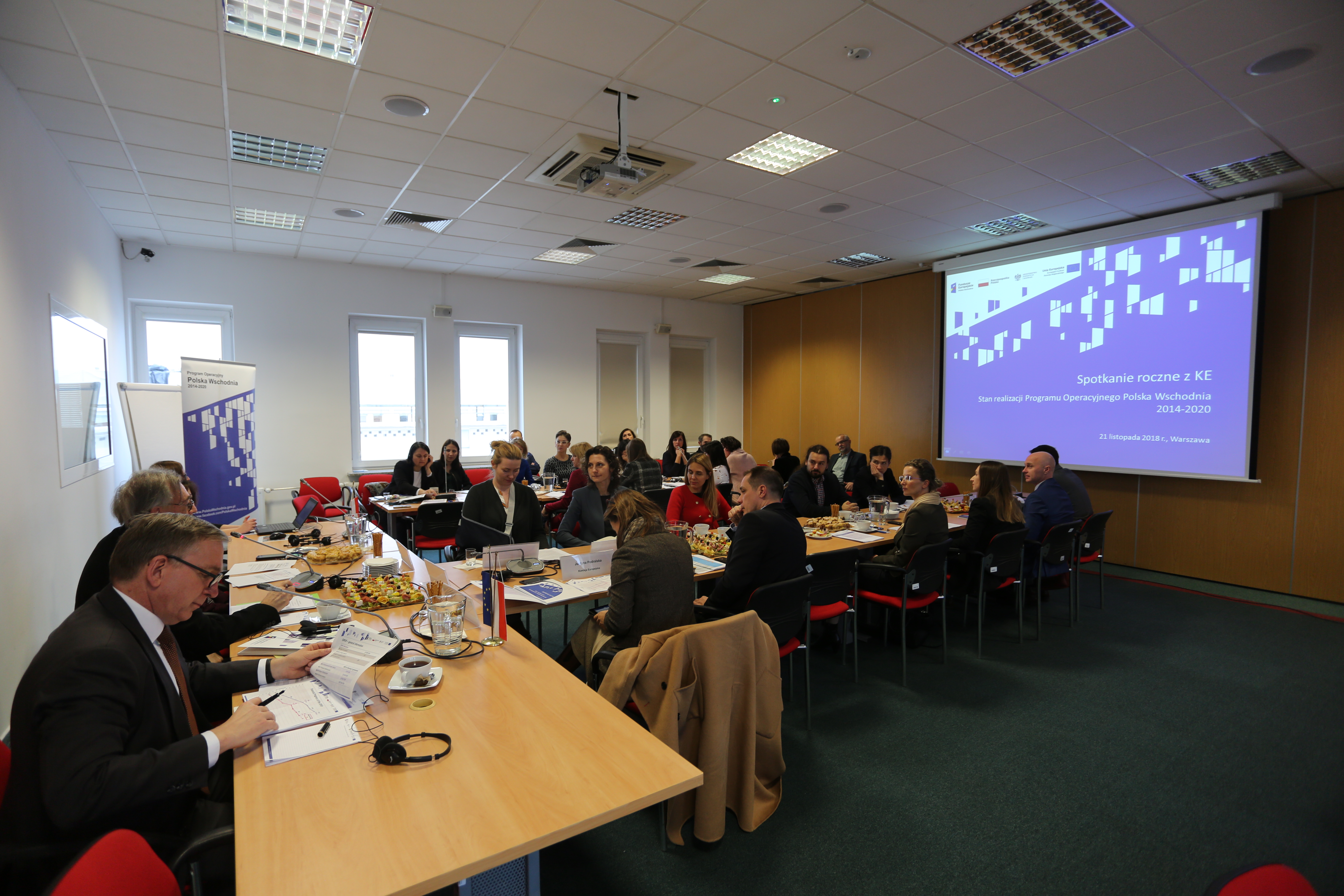 Przeglądowe spotkanie z Komisją Europejską - Program Polska Wschodnia. Na zdjęciu uczestnicy spotkania.